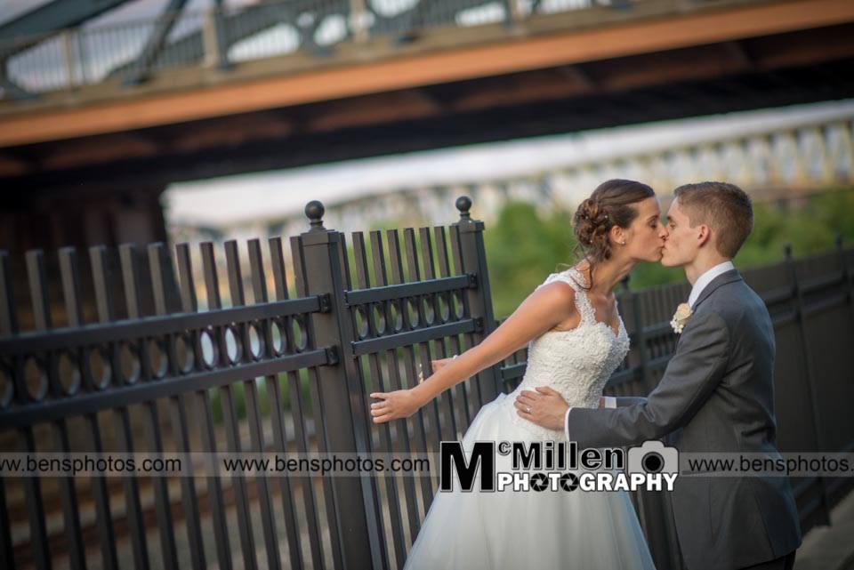 Pittsburgh Weddingphotography at Station square